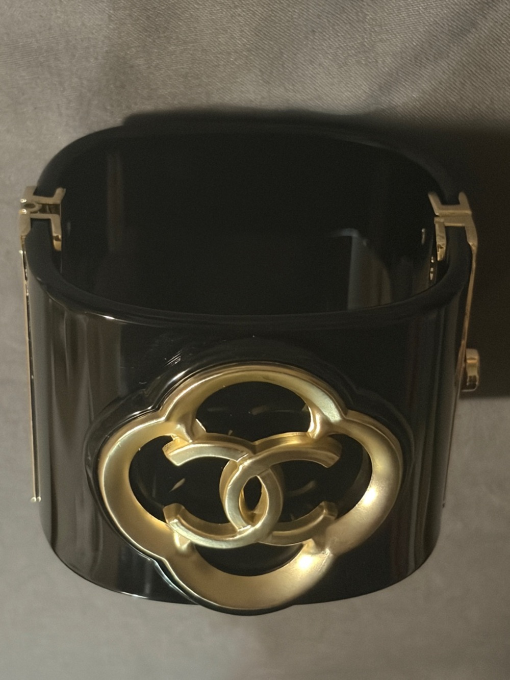 ✨ 🖤   Chanel CC Cuff   🖤✨ - Picture 10 of 15